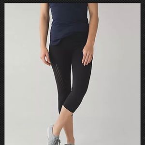 Lululemon Enlighten Crop Medium Black